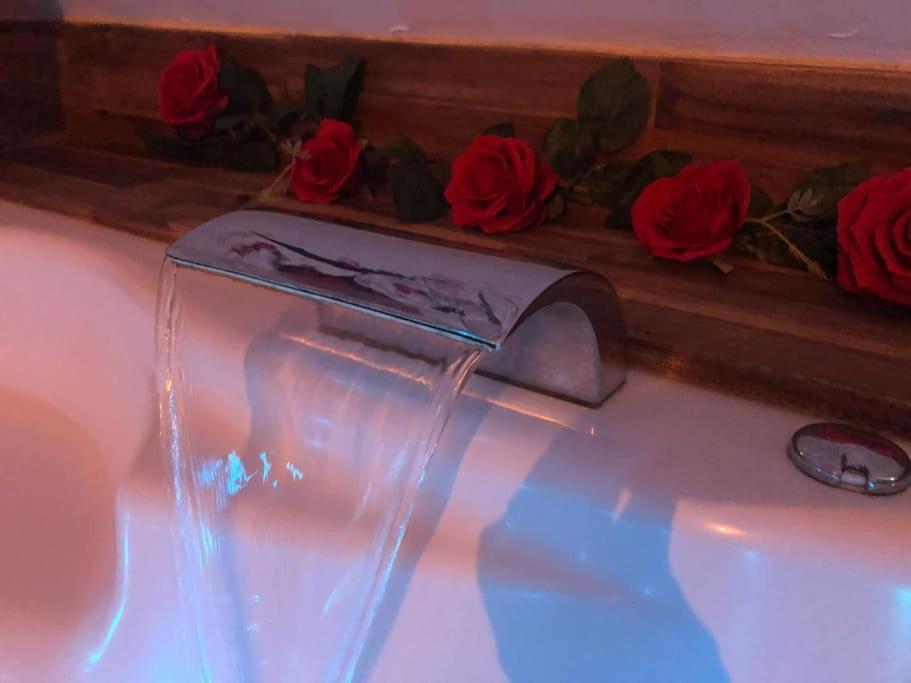 Sejour Detente Au Coeur De Macon Spa,Cine,Bouteille Offerte Zewnętrze zdjęcie