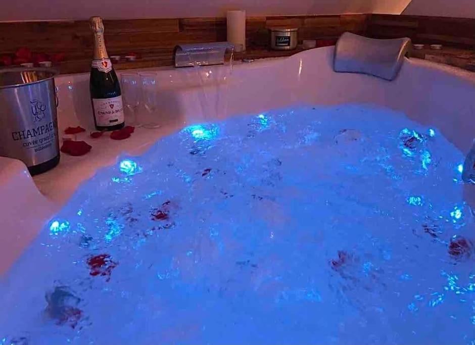 Sejour Detente Au Coeur De Macon Spa,Cine,Bouteille Offerte Zewnętrze zdjęcie