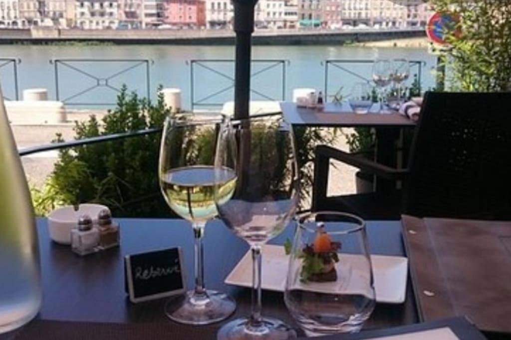 Sejour Detente Au Coeur De Macon Spa,Cine,Bouteille Offerte Zewnętrze zdjęcie